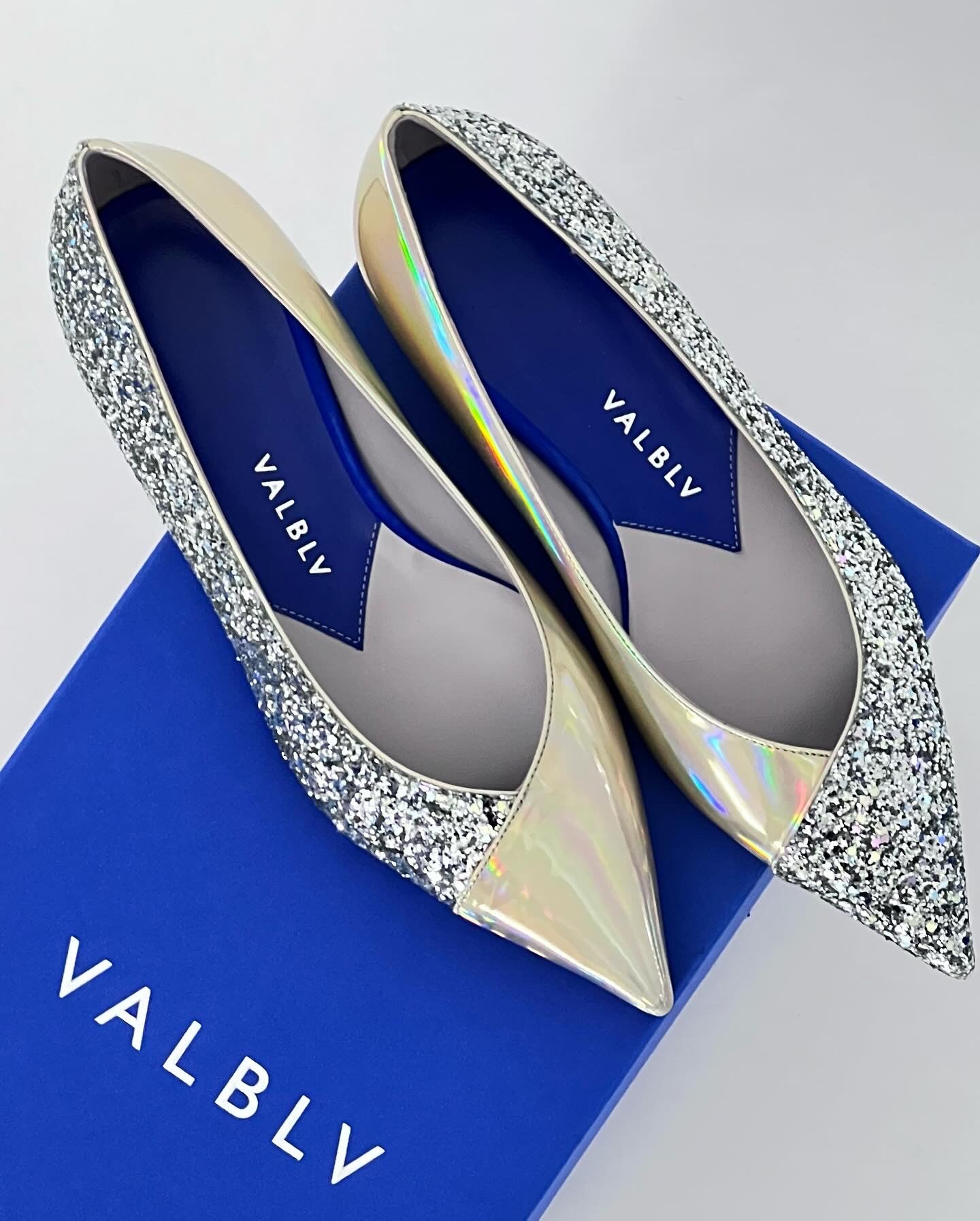 valblv-flat-shoess-gliter-silver-front